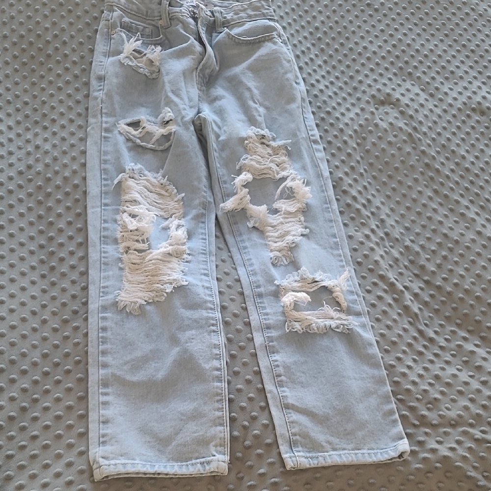 Trendy Distressed Light Blue Boyfriend Jeans